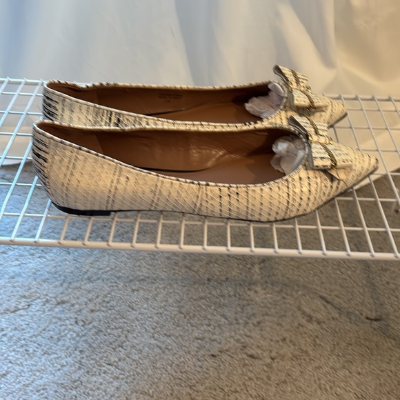 Ava and Aiden  Women's Textured Cream and Black Bow Flats Size 11 - Picture 3 of 6